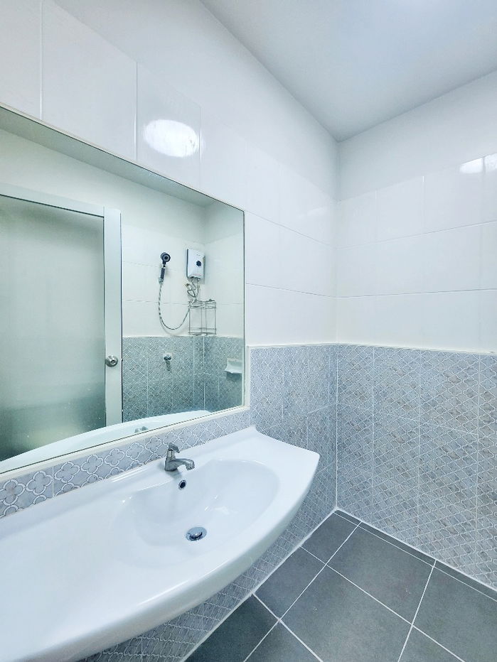 รูป ผ่อนเริ่มต้นเพียง 5,xxx บาท/เดือน คอนโดเดินทางสะดวก ใกล้ RCA ราคาล้านกลาง ๆ ของกินในซอยเพียบ - รูปที่ 10/10