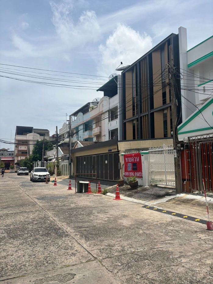 รูป ขายทาวน์เฮ้าส์ ที่ ทาวน์โฮม 3 ชั้น สุขุมวิท 62 - รูปที่ 6/8