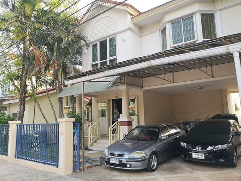 ขายบ้านเดี่ยว 2ชั้น 3นอน 3น้ำ ทำเลชุมชนและรถไฟฟ้า(สีส้ม. ชมพู. เหลือง)