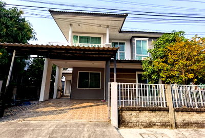 เช่าบ้านเดี่ยว ถนนเลียบคลองสาม ปทุมธานี : ให้เช่าบ้านเดี่ยว2ชั้นหลังมุม   หมู่บ้านฉัตรหลวง14 ถนนเลียบคลอง3 คลองหลวง ปทุมธานี   