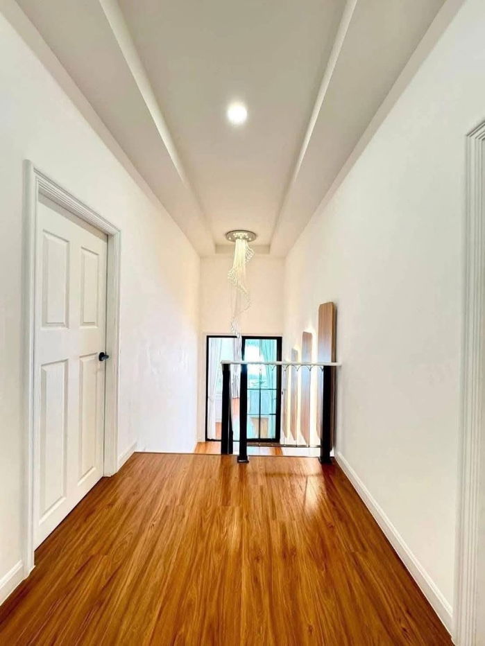 รูป ขายพูลวิลล่าพัทยา บ้านสวยสไตล์โมเดิร์น พื้นที่กว้าง พร้อมเข้าอยู่ พิกัด หนองใหญ่ 2 - รูปที่ 36/43