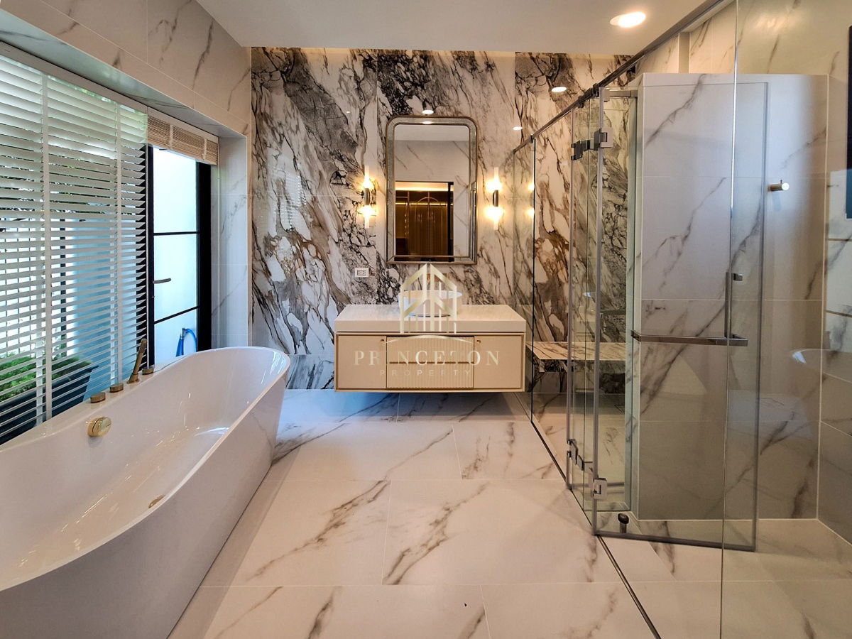 picture Luxury House For Rent Nantawan Rama 9 New Krungthep Kreetha Near Wellington International School - 24/38