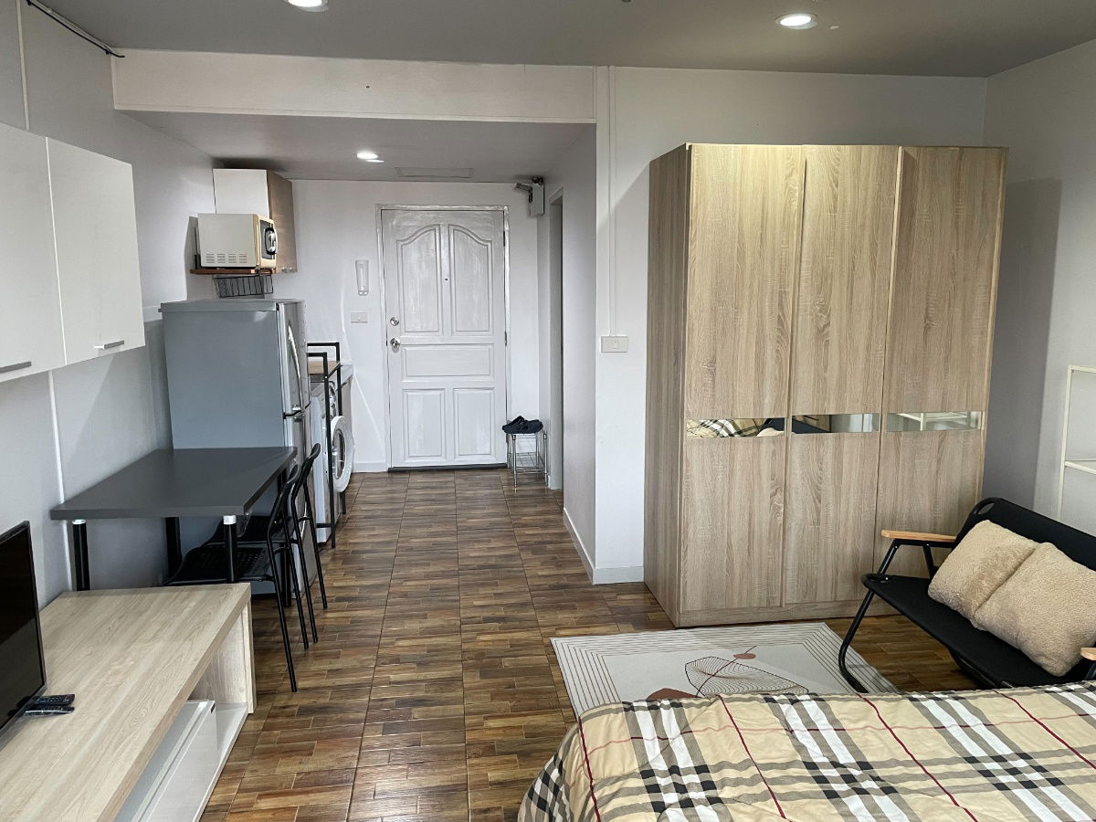 picture Condo at MRT Suthisan just 600 m - 3/11