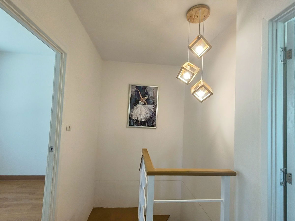 รูป ทาวน์เฮาส์ ลำลูกกา ถนนชลมาร์วิจารณ์ ทำเลหลังมุม ใกล้รถไฟฟ้าคูคต หมู่บ้านพฤกษา92 ต้นโครงการ นัดชมบ้าน 085-318-6868 คุณวา - รูปที่ 6/25