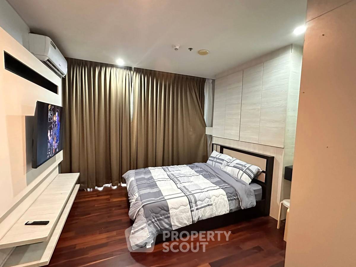 picture 1-BR Condo at Circle Condominium near MRT Phetchaburi (ID 2468955) - 1/10