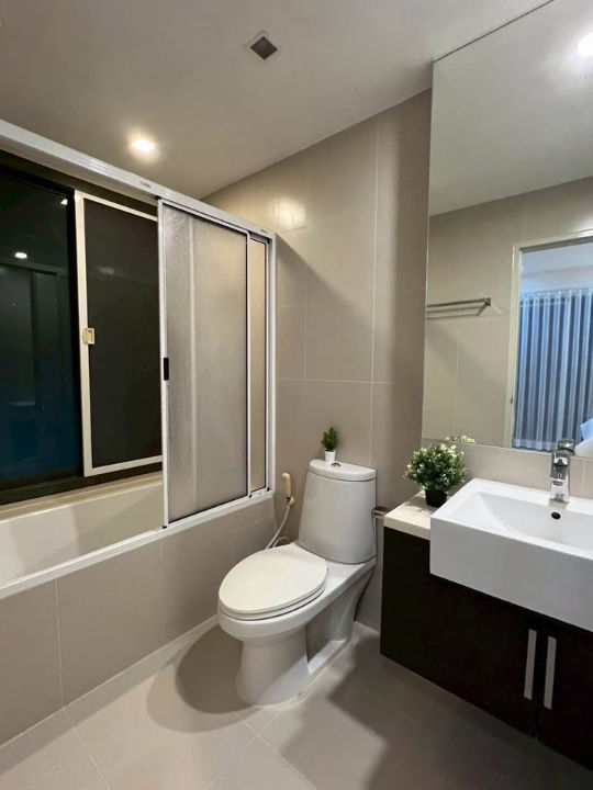 รูป ให้เช่า โนเบิล โซโล ทองหล่อ 85 ตร.ม ห้องมุม 2 ห้องนอน 2 ห้องน้ำ ชั้น 6 56,000 เครื่องใช้ฟ้าครบ พร้อมอยู่ คุณบี โทร 064-146-6445 (170AGBE) - รูปที่ 11/12