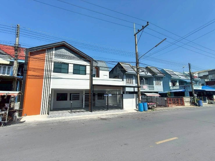 รูป พร้อมเป็นเจ้าของบ้านสวยทำเลดีได้ทันที
พร้อมที่จะย้ายเข้าสู่ชีวิตที่สะดวกสบายในบ้านสไตล์นอร์ดิกสุดลงตัวแล้วหรือยัง? - รูปที่ 2/10