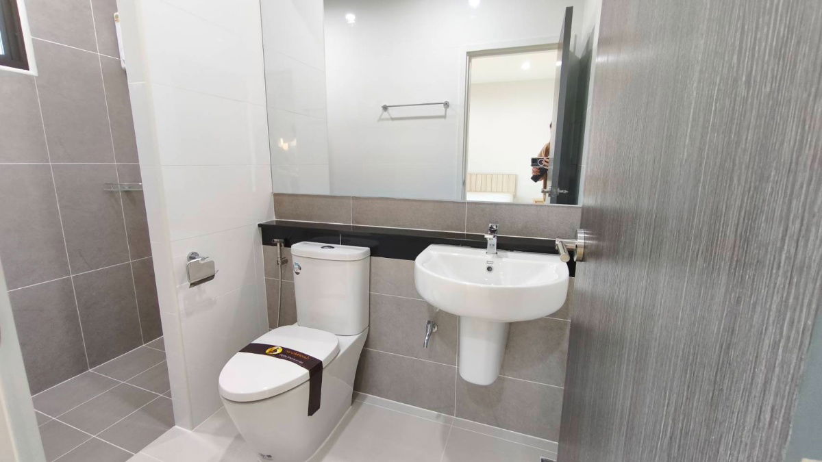 รูป ให้เช่าทาวน์โฮมสองชั้น  3 ห้องนอน 3 ห้องน้ำ 1 ห้องรับแขก 1 ห้องครัว  2  ที่จอดรถ - รูปที่ 15/16