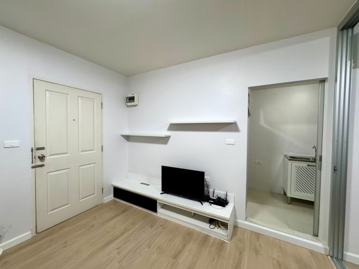 รูป ขายดีคอนโด รามอินทรา ใกล้MRTมัยลาภ รีโนเวทใหม่ พร้อมเฟอร์นิเจอร์ครบครัน 30 ตร.ม. เพียง 1.50 ล้าน - รูปที่ 2/8