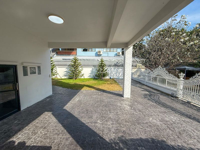 รูป ขายบ้านเดี่ยว 2 ชั้น รีโนเวทใหม่ หลังใหญ่ ทำเลดี ใกล้ห้างเจปาร์คศรีราชา - รูปที่ 19/20