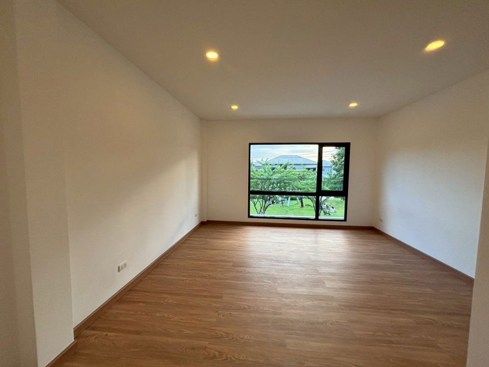 รูป 🏡 𝗛𝗢𝗨𝗦𝗘 𝗙𝗢𝗥 𝗦𝗔𝗟𝗘 | Centro Ratchapruek – Suan Phak บ้านเดี่ยวหรู ทำเลราชพฤกษ์ – สวนผัก หลังติดสวนส่วนกลาง ⚡️ - รูปที่ 12/26