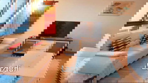 1 Bed 1 Bath 62 SQ.M Baan Ploenchit