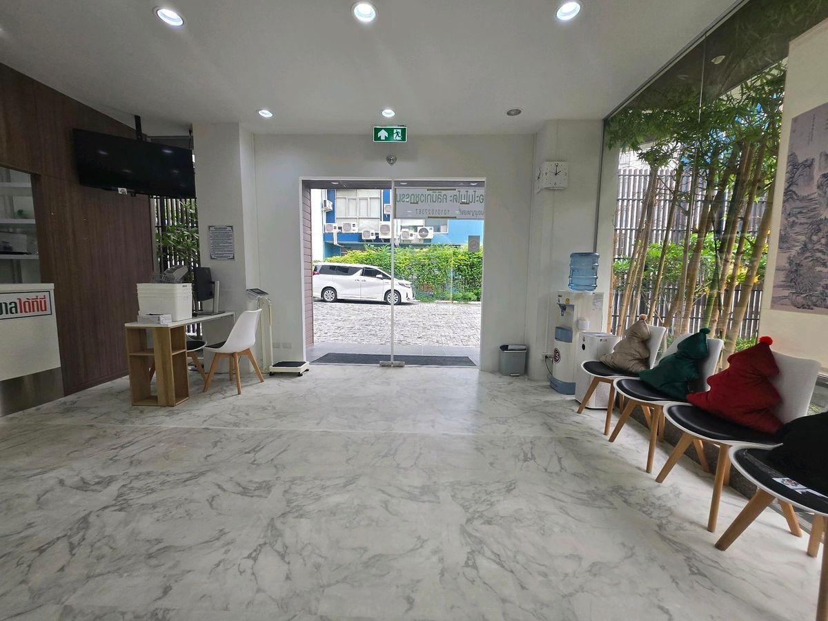 รูป ให้เช่า: อาคารสำนักงาน 8 ชั้น (Srinakarin 40) - ทำเลทอง ตรงข้ามซีคอนสแควร์! สามารถจดทะเบียนบริษัทได้ - รูปที่ 2/12