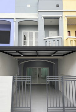 TownHome for sale. Only 3 km from MRT purple line.