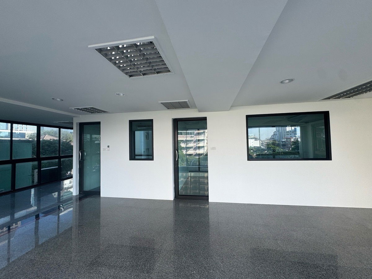 รูป Office space for rent at Mobicom 1 Building (SPSAD3702) - รูปที่ 2/6