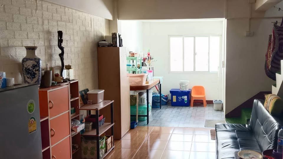 picture Hot Deal‼️ Newly Renovated Commercial Building – 4.5 Floors - 4/8