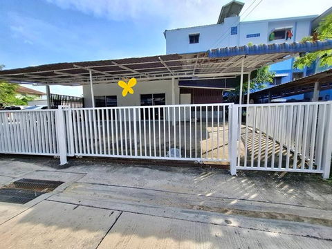 บ้านเดี่ยวชั้นเดียวให้เช่า 60ตรว.อยู่ถนน ลาดกระบัง ใกล้เดอะพาซิโอ สนามบินสุวรรณภูมิ