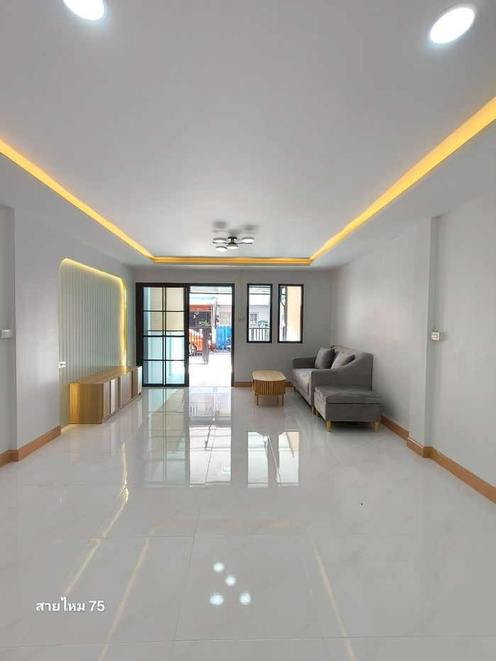 รูป ทาวน์เฮาส์ หทัยราษฎร์ สายไหม ทำเลใกล้ตลาดวงศกรณ์ หมู่บ้านวันวรา 2 นัดชมบ้าน 085-318-6868 คุณวา - รูปที่ 6/20