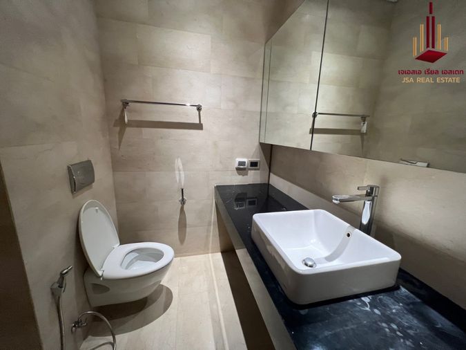 1-bed condo for rent, 61 sqm, Saladaeng Residences