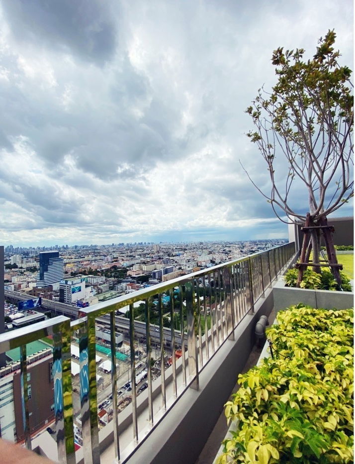 รูป 🥰เจ้าของมาเอง ตามหาลูกบ้านที่น่ารัก🥰  วิวสวยอลัง!  พร้อมเฟอร์ครบ😉  Stunning View! Luxury 2-Bedroom Condo Fully Furnished🥰  视野极佳！豪华两房公寓 · 拎包入住 - รูปที่ 12/13