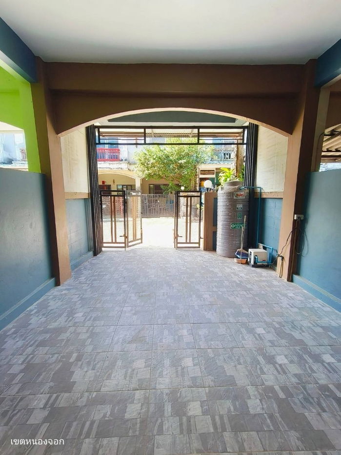 รูป ทาวน์เฮ้าส์ 2 ชั้น รีโนเวทใหม่
หมู่บ้านณราธร สุวินทวงค์ - รูปที่ 5/18