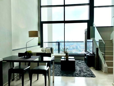 คอนโดให้เช่า : RHYTHM SUKHUMVIT 44/1 CONDO ปล่อยเข่า ห้อง (real) Duplex