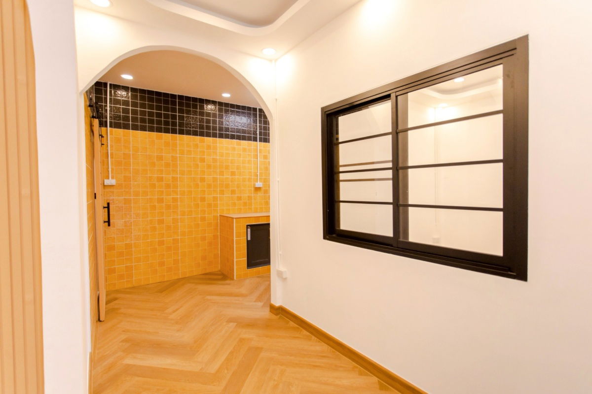 picture 🏡 Renovated townhouse in Nawamin area, 2.89 million baht. 🛒 Near The Mall Bangkapi. - 8/20