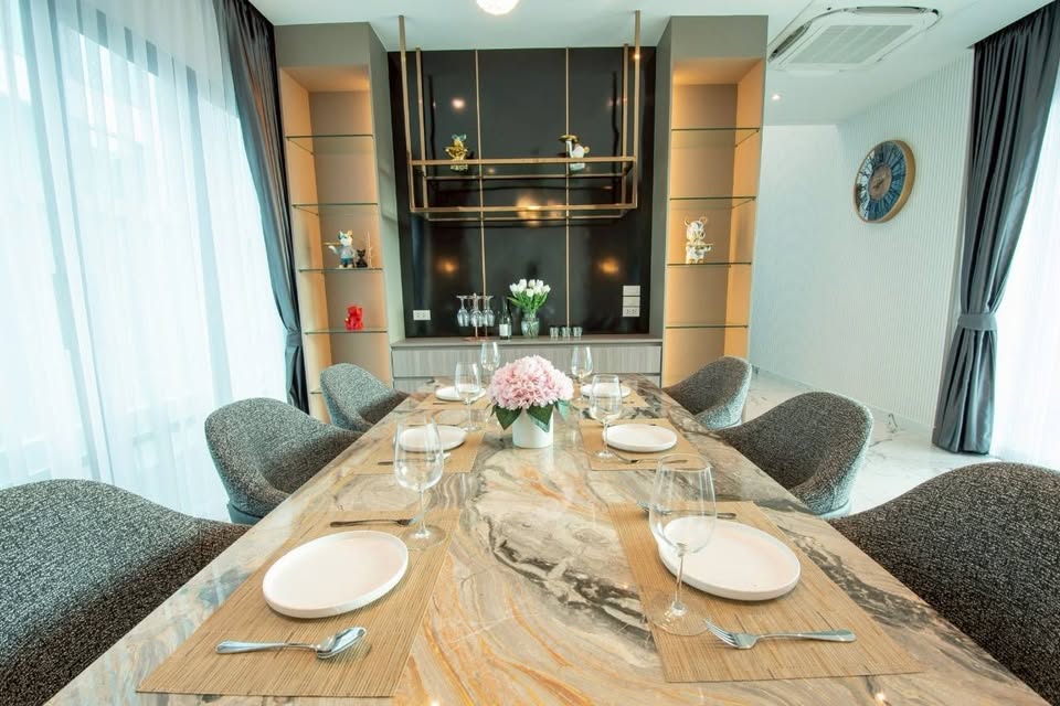 picture Luxury Pool Villa for Rent 6 Bedrooms Thung Klom Tan man - 7/14