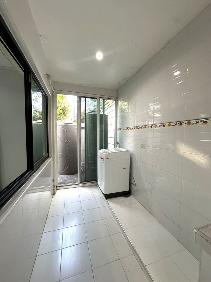 picture For Rent: 3-Storey Detached Corner House at Siri House Ratchada 18 ðClose to MRT Huai Khwang - 7/21