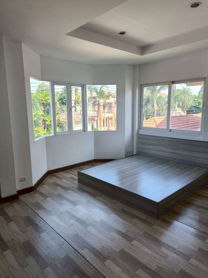 รูป 📝 ขายด่วน บ้านเดี่ยว ขายขาดทุน : ลัดดารมย์ (9.9 ล้าน) - รูปที่ 4/6