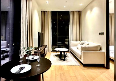 Condos for rent BTS Chit Lom : 28Chidlom. 1bed 47sqm. Line id: @pfagent