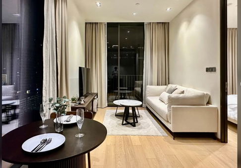 28Chidlom. 1bed 47sqm. Line id: @pfagent