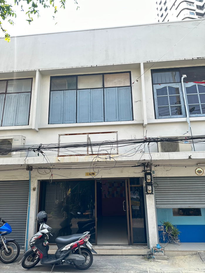 รูป อาคารพาณิชย์ให้เช่า 2 ชั้น (11 ตรว) 1 ห้องนอน 1 ห้องน้ำ 1 ห้องครัว ถนนจันทร์ ตรงข้ามวัดไผ่เงิน เหมาะหรับหรับทำกิจการ 12,000 เจ้าของประกาศเอง - รูปที่ 1/8