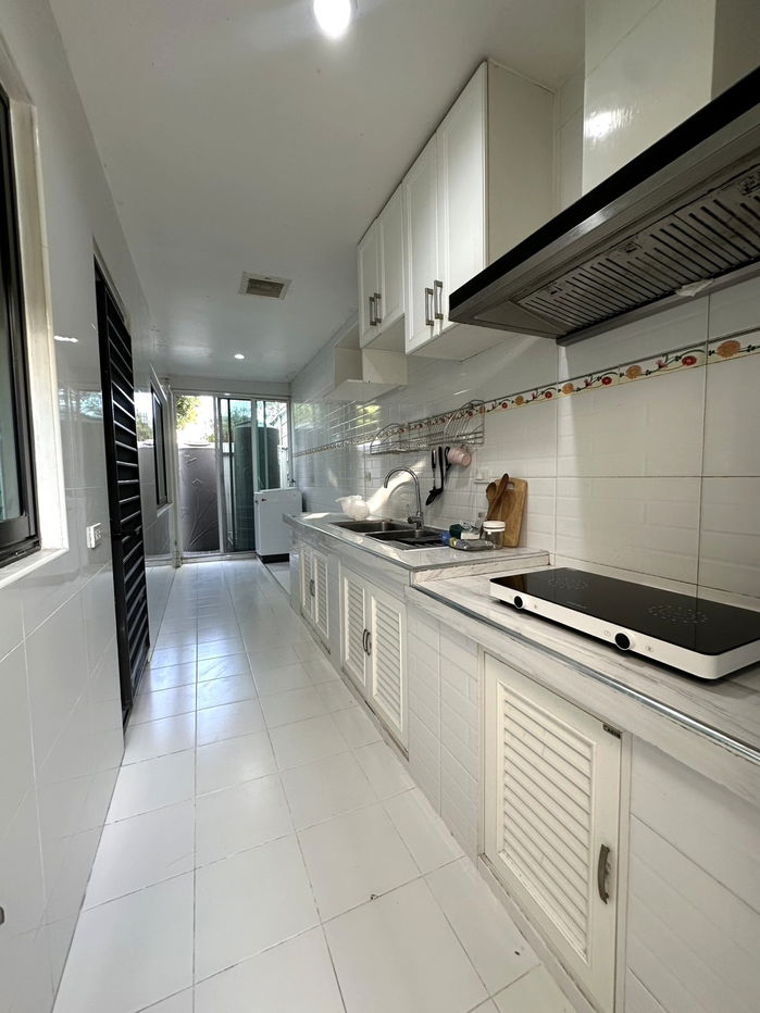 picture For Rent: 3-Storey Detached Corner House at Siri House Ratchada 18 ðClose to MRT Huai Khwang - 5/21