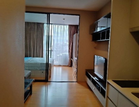 คอนโด 1-ห้องนอน ที่ โนเบิล รีโว สีลม ใกล้ BTS สุรศักดิ์