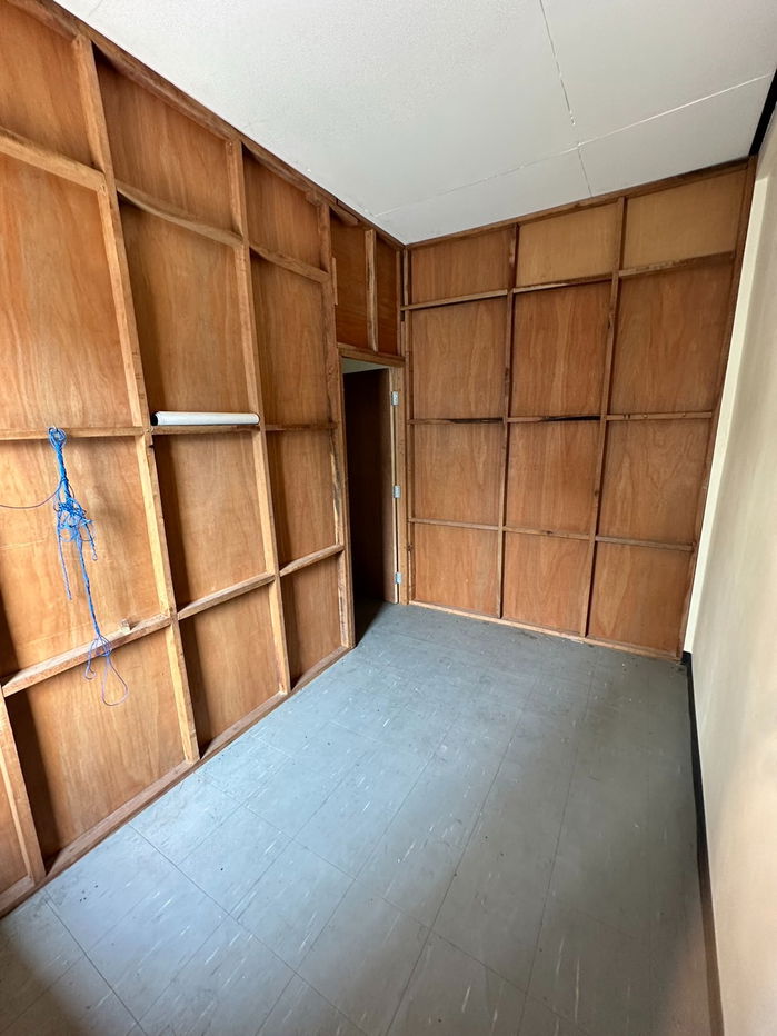 รูป อาคารพาณิชย์ให้เช่า 2 ชั้น (11 ตรว) 1 ห้องนอน 1 ห้องน้ำ 1 ห้องครัว ถนนจันทร์ ตรงข้ามวัดไผ่เงิน เหมาะหรับหรับทำกิจการ 12,000 เจ้าของประกาศเอง - รูปที่ 8/8