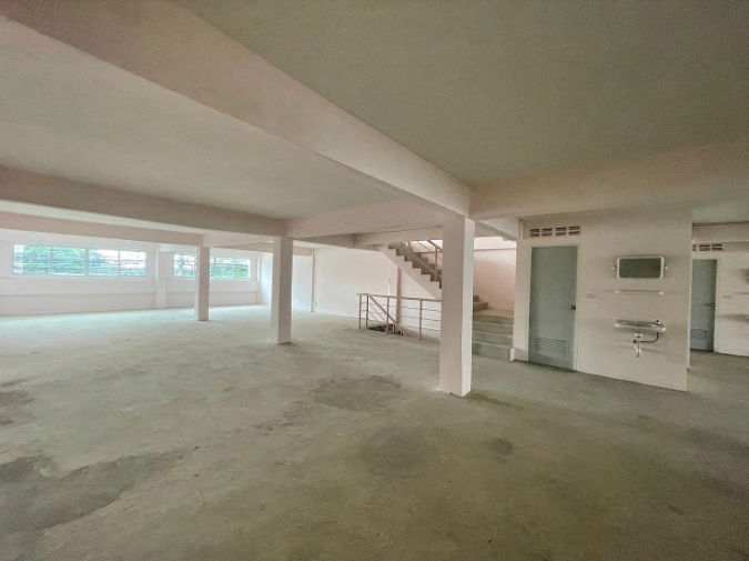 รูป ขาย เช่าอาคารพาณิชย์ 5 คูหา ตีทะลุ รีโนเวทเรียบร้อย ติด ถ.เทพารักษ์ ทำเลดีใกล้ MRT สถานีทิพวัล สมุทรปราการ - รูปที่ 5/8