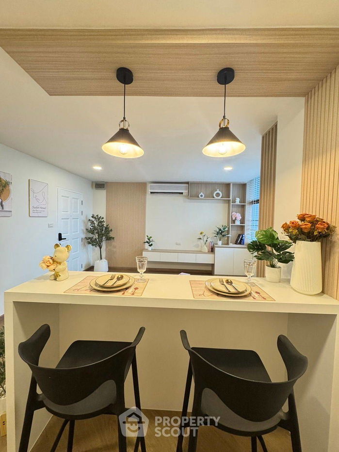 picture 1-BR Condo at Ratchaarpa Tower Condominium in Chan Kasem (ID 2098300) - 4/9