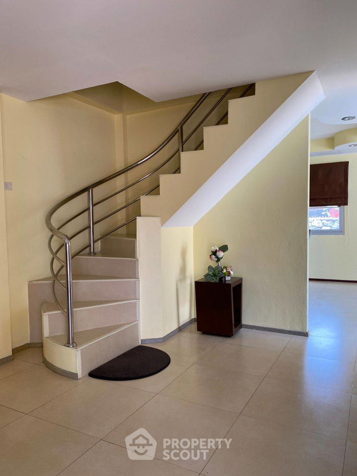 รูป วิลล่า 3-ห้องนอน ใกล้ พัทยาตะวันออก (ID 2471266) - รูปที่ 4/26