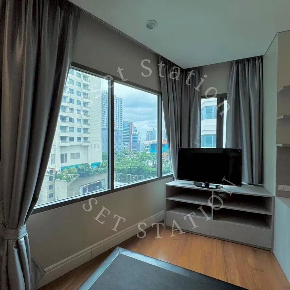 picture Bright Sukhumvit 24, a luxury condominium for business professionals, is located in the heart of the city, near BTS Phrom Phong. - 6/12