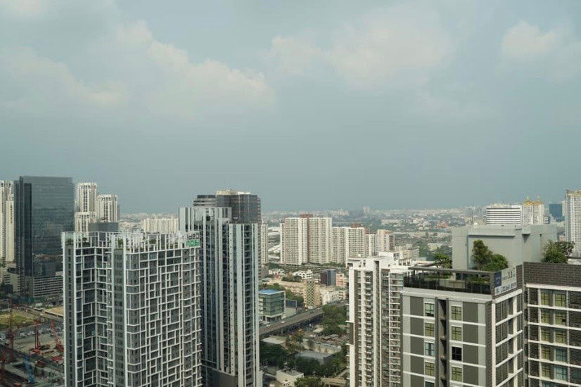 รูป For Rent condo Chewathai Residence Asoke Duplex fully furnished (S15-31341)  - รูปที่ 8/13