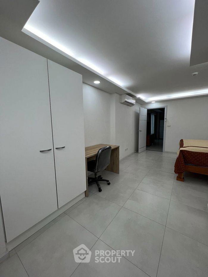 picture 1-BR Condo at Siam Oriental Tropical Garden close to Phratamnak (ID 1327644) - 10/11