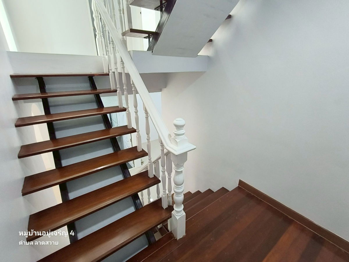 รูป ทาวน์เฮาส์ ลำลูกกา ลาดสวาย หมู่บ้านอยู่เจริญ4 นัดชมบ้าน โทรเลย0853186868 คุณวา - รูปที่ 13/20