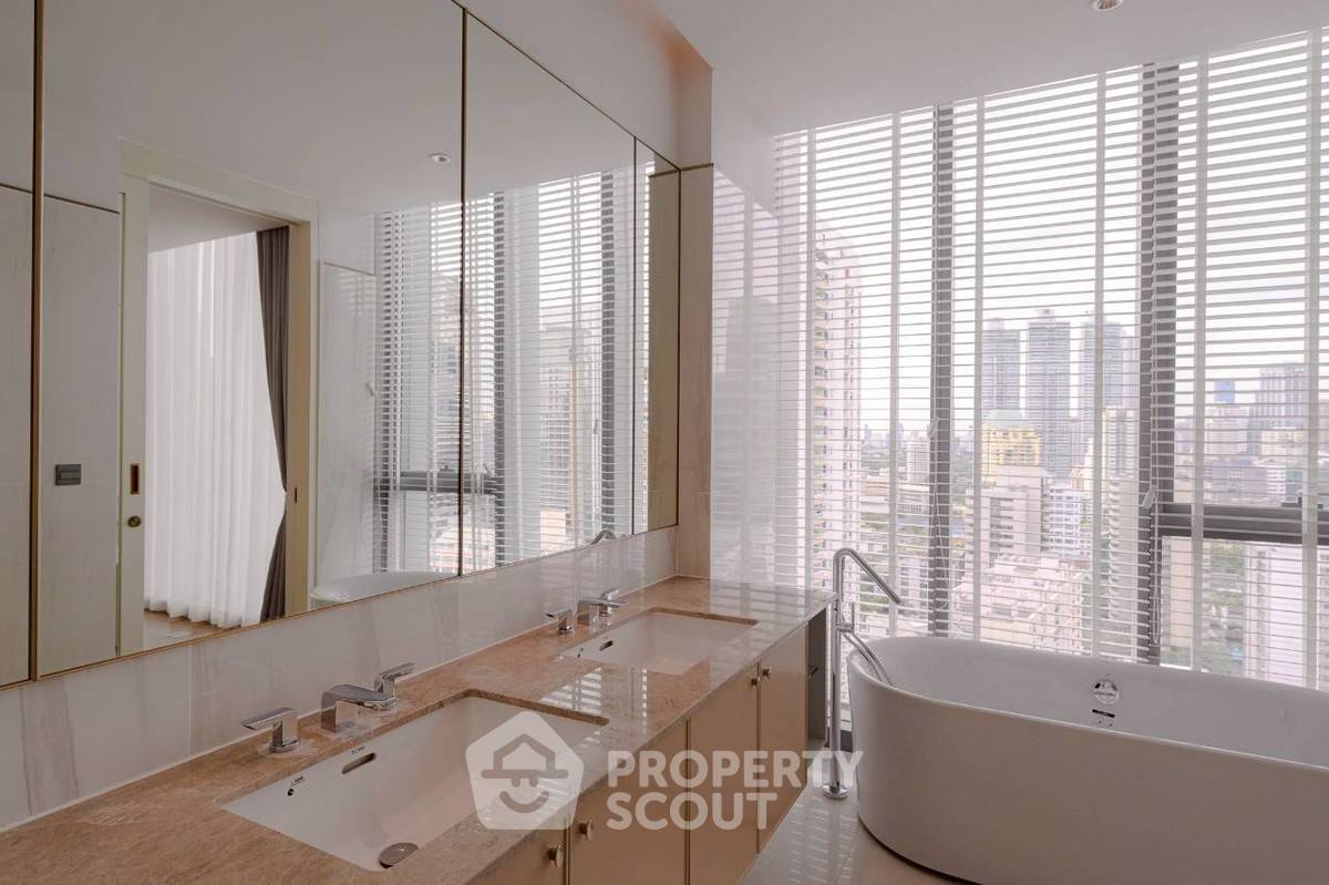 picture 3-BR Condo at KRAAM Sukhumvit 26 near BTS Phrom Phong (ID 2362529) - 24/38