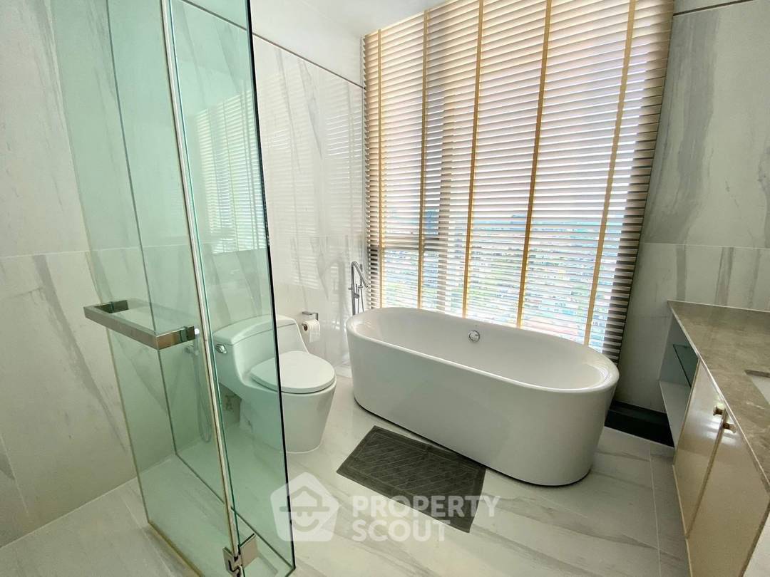 picture 2-BR Condo at KRAAM Sukhumvit 26 near BTS Phrom Phong (ID 2469969) - 8/8