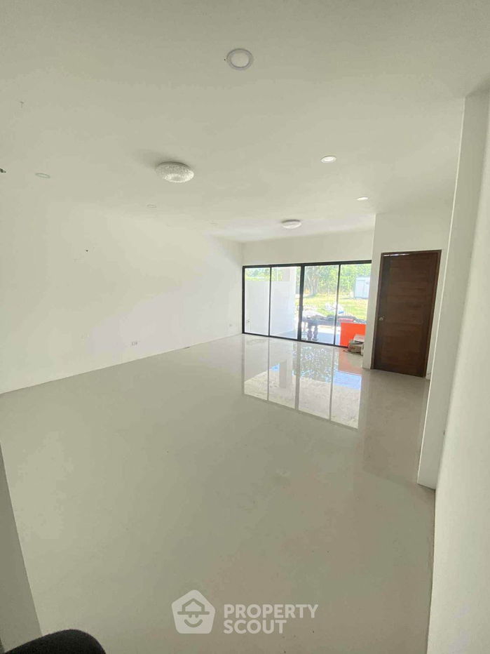 รูป ทาวน์เฮ้าส์ 4-ห้องนอน ใน ทับใต้ (ID 2470227) - รูปที่ 6/7