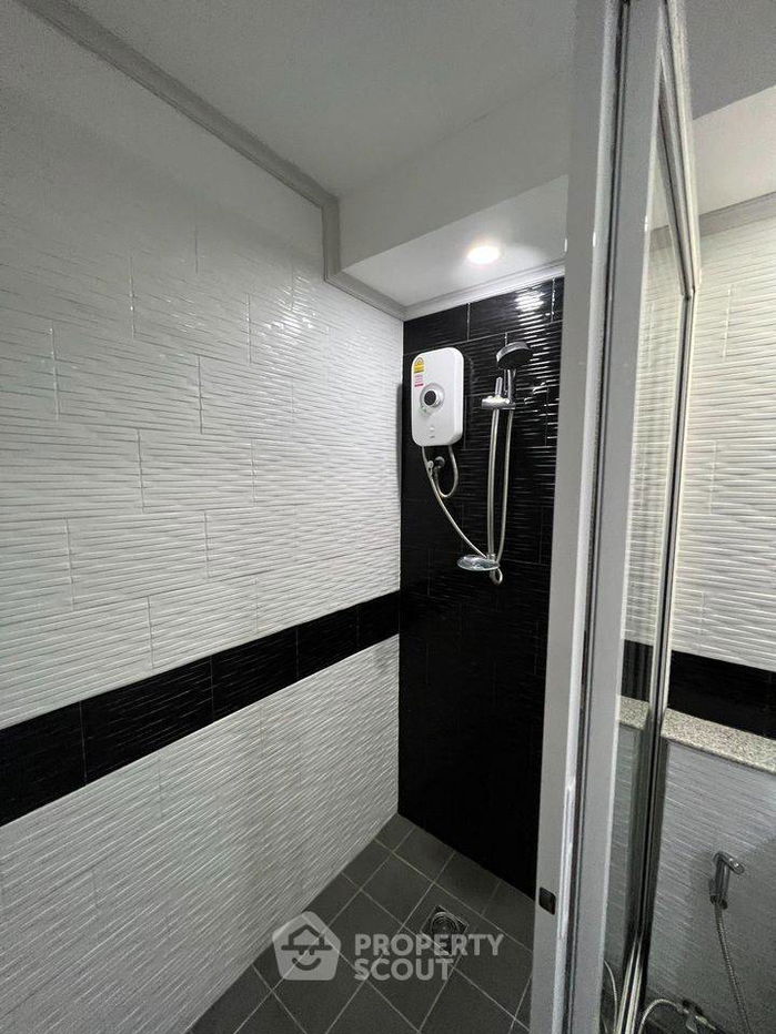 picture 1-BR Condo at Siam Oriental Tropical Garden close to Phratamnak (ID 1327644) - 7/11