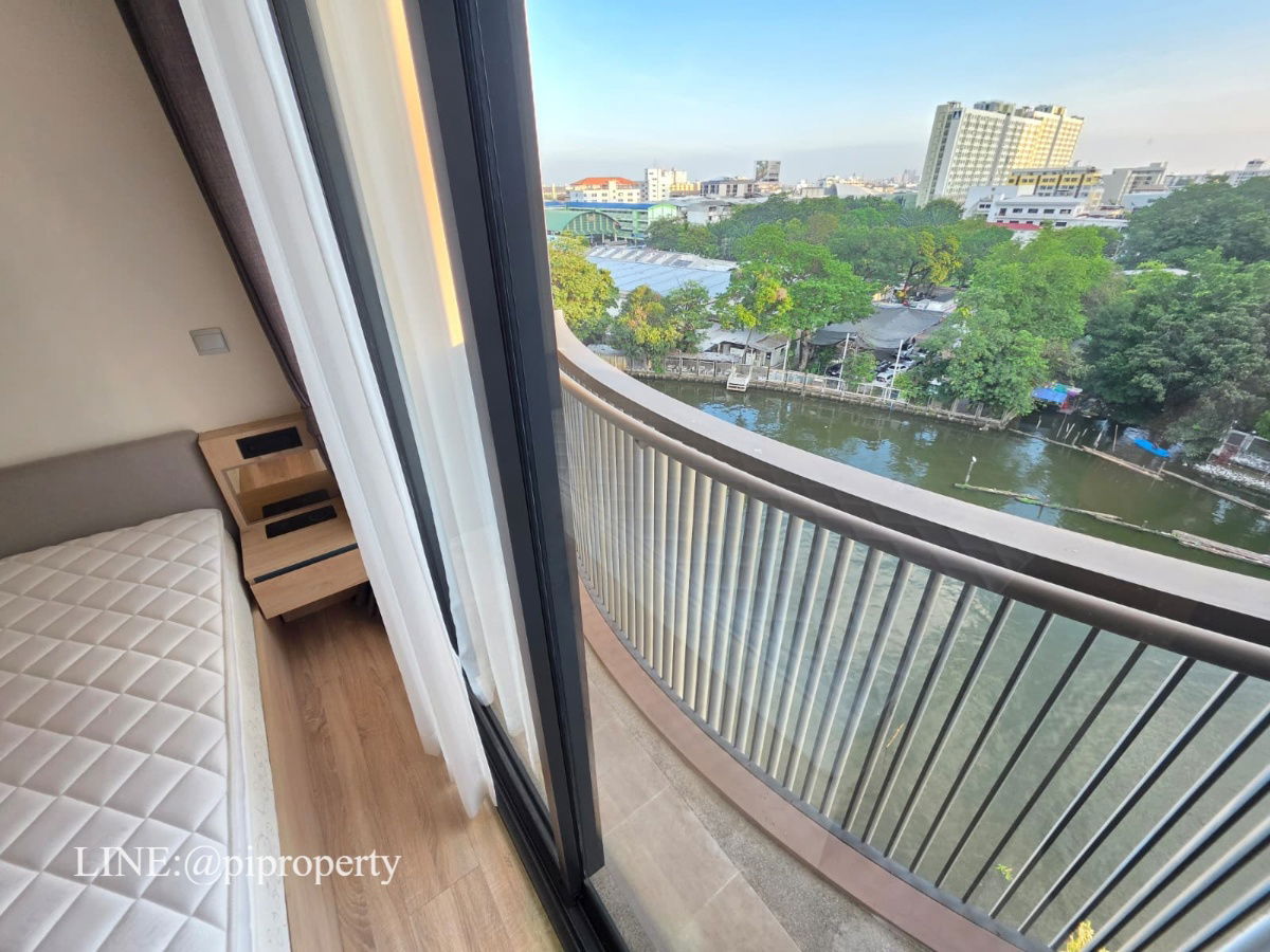 รูป คอนโดวิวแม่น้ำ 2 ห้องนอนให้เช่าใน Kawa Haus ชุมชน T77 พร้อมโรงเรียนนานาชาติอังกฤษ และฟาร์มแสนสิริ พื้นที่นั่งเล่นของ อ่อนนุช. - รูปที่ 9/20