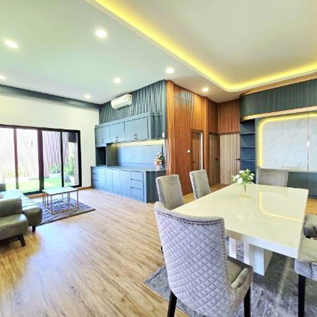 รูป สุขุมวิทพัทยา9-19 หาดกระทิงลาย สุกี้ตี๋น้อย บางละมุง 50ม. ให้เช่าบ้านสไตล์โมเดิร์น Luxury ตกแต่งครบ จัดเต็มเฟอร์ฯ 3นอน 4 น้ำ 113 ตร.วา. - รูปที่ 3/8