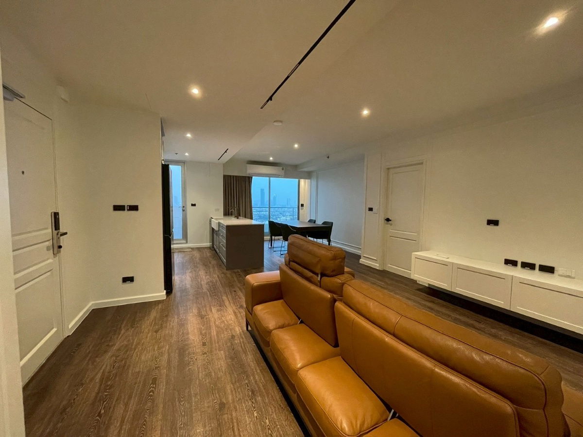 picture fully renovated 2 beds 2 baths 104 sq.m with stunning Chaopraya and Asiatique view - 2/8